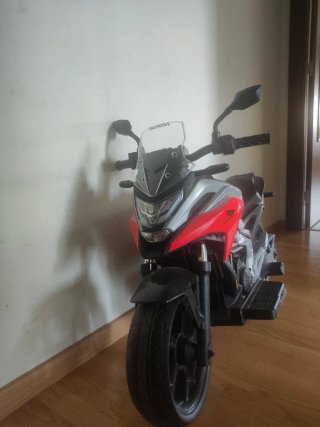 Moto Eléctrica Infantil Honda 2-5 Años