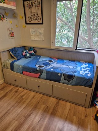 Cama nido gris IKEA Hemnes con 2 colchones