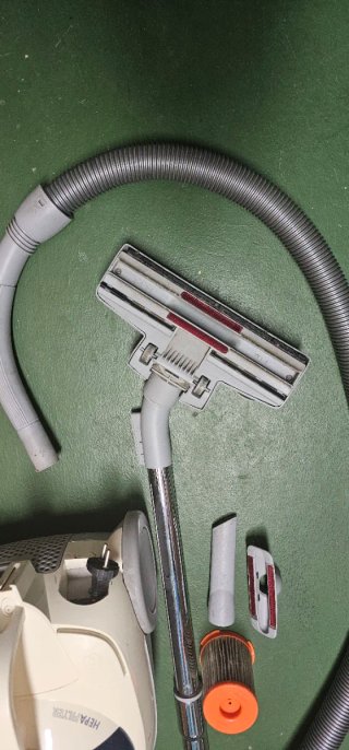 Aspirador Progress Cyclonic 1600W