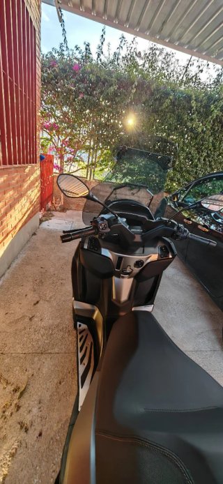 Piaggio MP3 530 gris también cambio