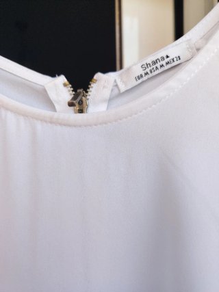Top blanco Shana Talla S. Muy poco uso