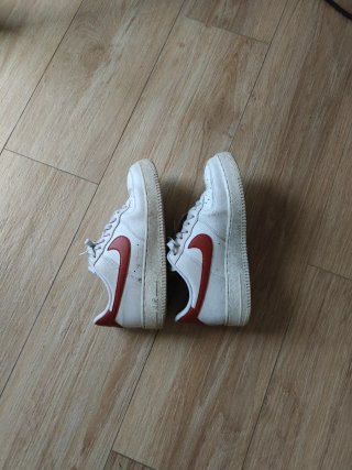 Nike Air Force 1 Rojas Talla 41