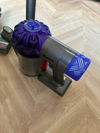 Aspirapolvere Dyson V6 Completo