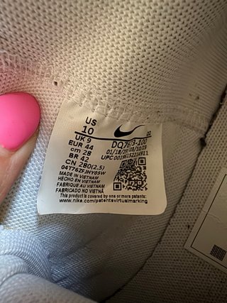 Zapatillas Nike Beige y Blancas
