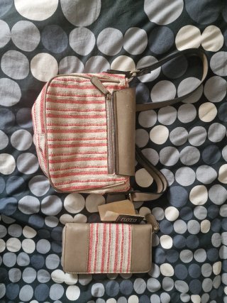 Bolso y monedero a juego beige