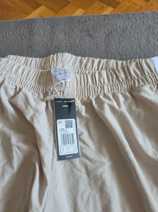 Pantalones Adidas Anchos Beige, totalmente nuevos.