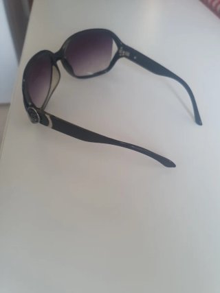 Gafas de sol Tous negras y moradas