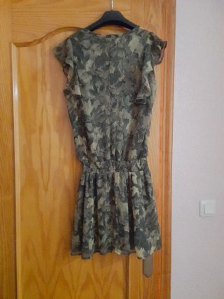 Vestido estampado hojas