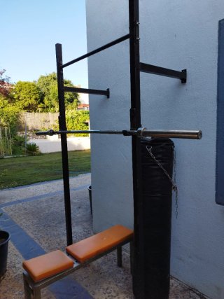 Rack CrossFit, Barra, Saco Boxeo y Banco.