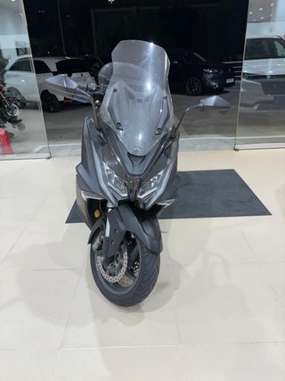 Kymco AK 550 Maxi Scooter Negra/Gris