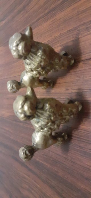 2 Figuras de bronce antiguas de perros caniche.