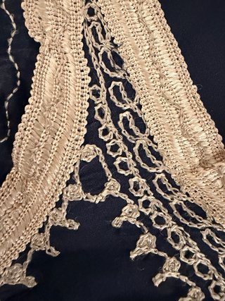 Túnica Marroquí Artesanal Negra y Dorada Talla M