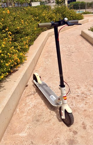 Xiaomi Mi Electric Scooter M365 blanco.