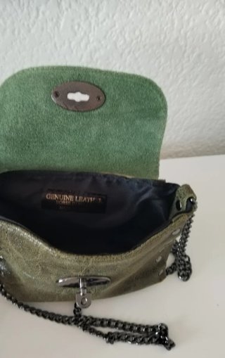 Bolso pequeño piel verde con cadena
