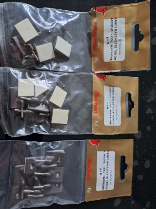 Ganci per tende adesivi marroni