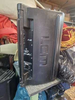 Pareja de altavoces activos  LEM Avalon AV15a