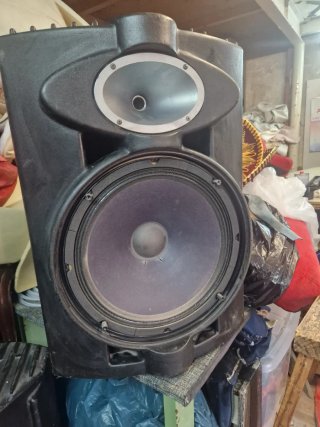 Pareja de altavoces activos  LEM Avalon AV15a
