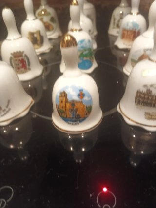 12 campane di ricordo in porcellana da 5 a 8 euro