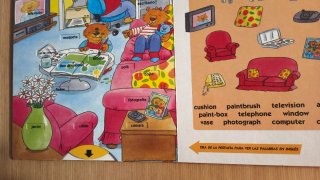 Libro"Un día mira y encuentra 100 palabras inglés"