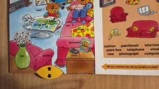 Libro"Un día mira y encuentra 100 palabras inglés"