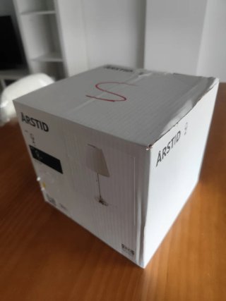 Lámpara de mesa E27 a estrenar