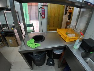 Mueble Acero Inox con Abertura Basura