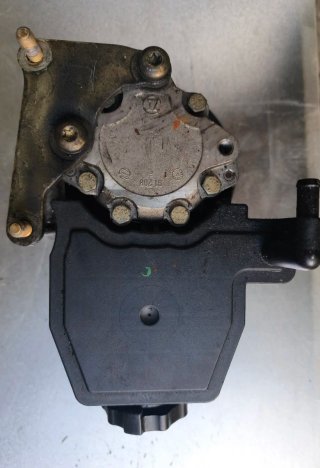 Bomba de dirección asistida Mercedes W202