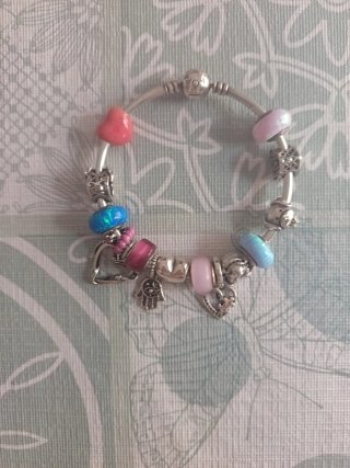 Pulsera Pandora Corazones y Abalorios