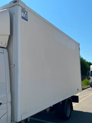 Camion con caja frigorifico