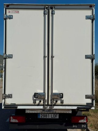 Camion con caja frigorifico