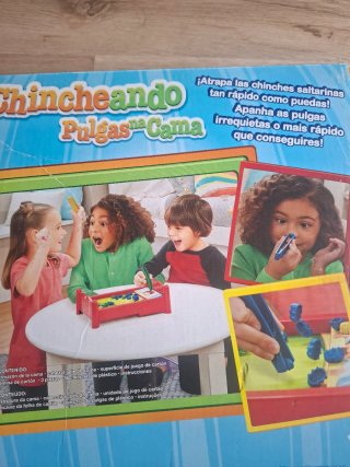 Juego Chincheando Pulgas en la Cama.