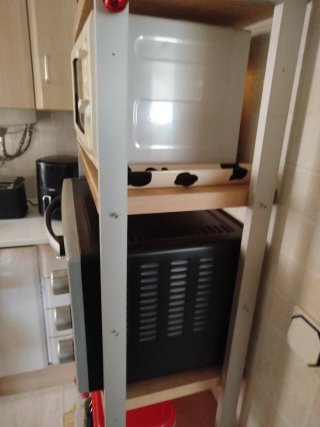 Microondas Daewoo y horno sobremesa.