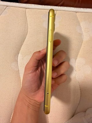 iPhone 11 Amarillo