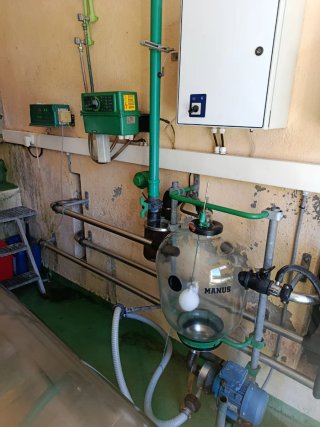 Sala de ordeño completa de 8 puntos.