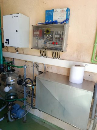 Sala de ordeño completa de 8 puntos.