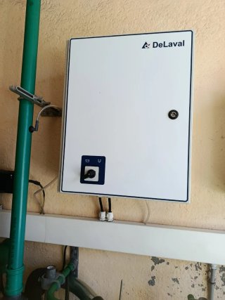 Sala de ordeño completa de 8 puntos.