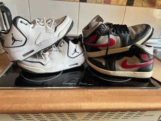Zapatillas Jordan Negras y Blancas