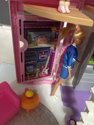 Casa Barbie con muñecos