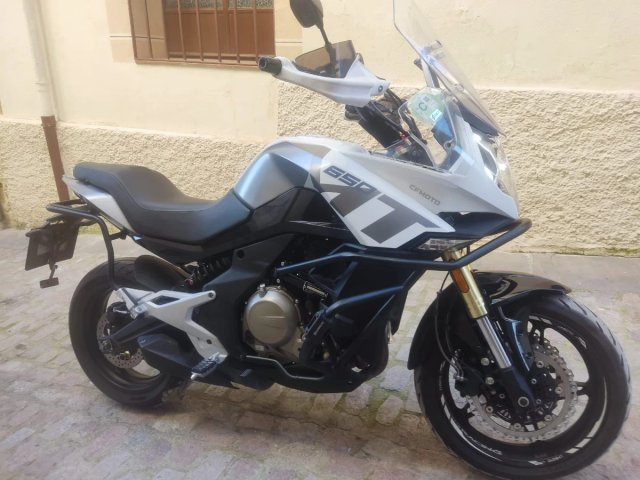 CF Moto 650MT Adventure 12/2022 con 3.000km