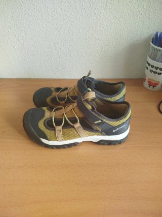 Zapatillas de montaña verdes