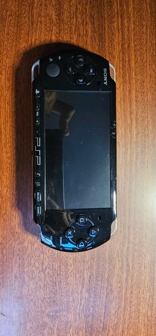 PSP 3004 Negra + Funda + Cargador + FIFA 11