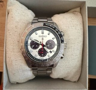 Reloj Seiko Cronógrafo Plata y Blanco
