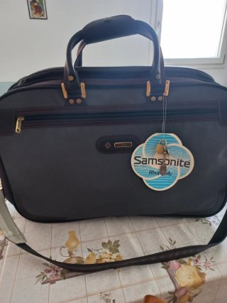 Borsa Samsonite Rhapsody con chiavi e lucchetto .