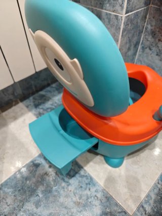Orinal infantil alien