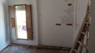SE HACEN OBRAS Y REFORMAS