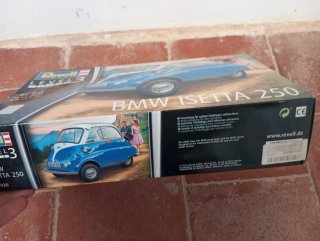 Maqueta Revell BMW Isetta 250 (1:16)