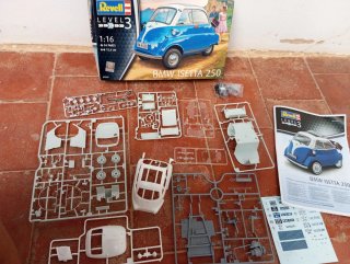 Maqueta Revell BMW Isetta 250 (1:16)