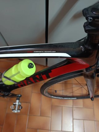 Bicicleta Giant Composite Negra/Roja carbono