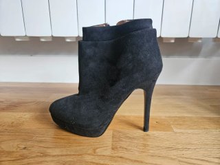 Botas de tacón negras para mujer varias marcas