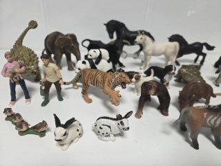 Lote figuras animales y personas